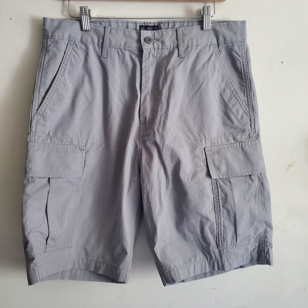 Levi's strauss & co cargo short size 32.
